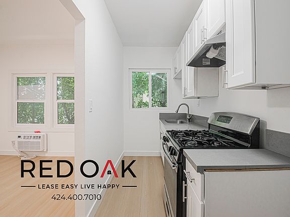 2nd image of 719 N Heliotrope Dr APT 204