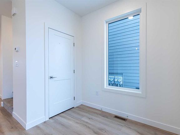 4th image of 2809 N 16th Ave