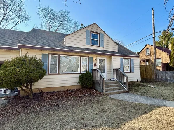2003 Arizona Ave, Rockford, IL 61108