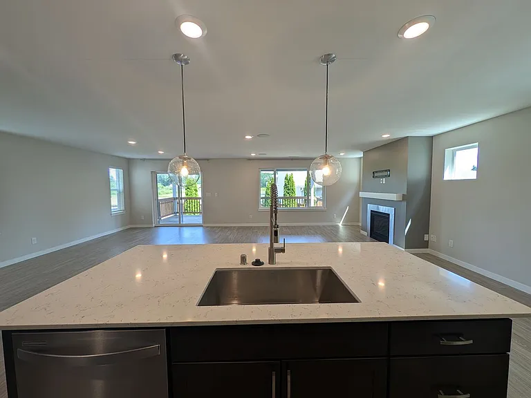 938 Burwood St SE — Photo 13