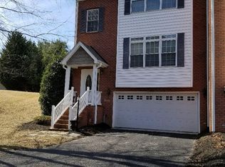 6823 Sahalee Cir, Radford, VA 24141
