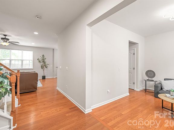 2nd image of 17231 Westmill Ln