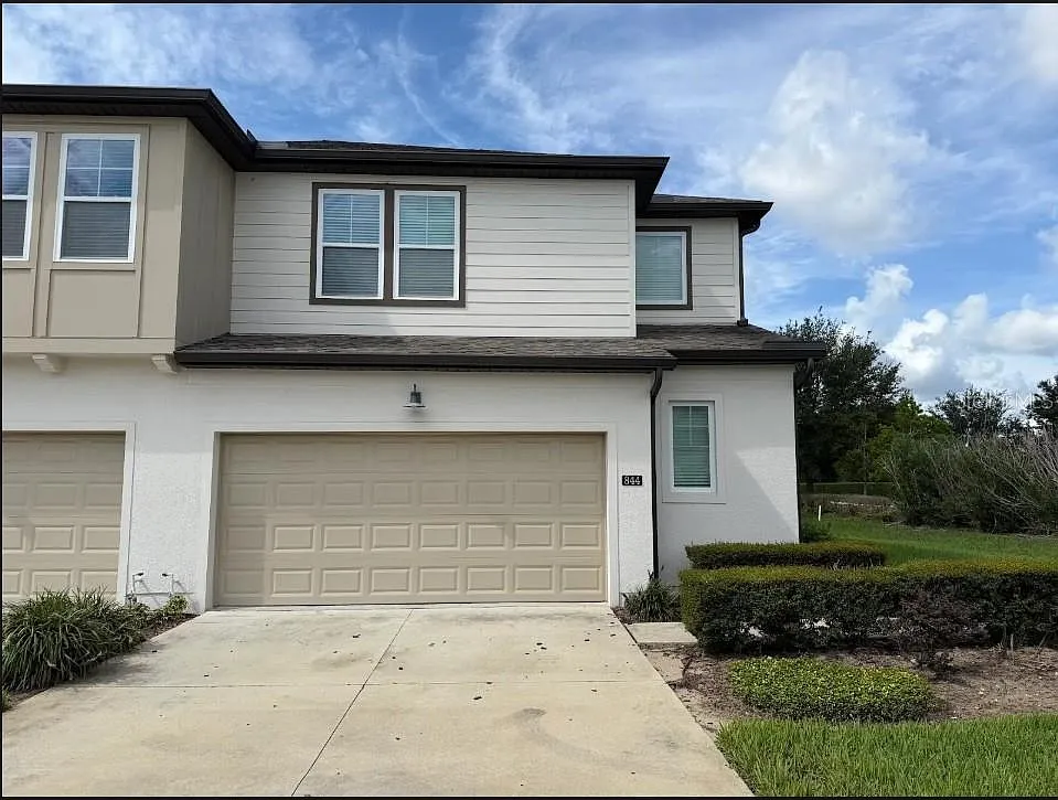 3 bed, 2.5 bath, 2100 sqft, $2,800 — Photo 2