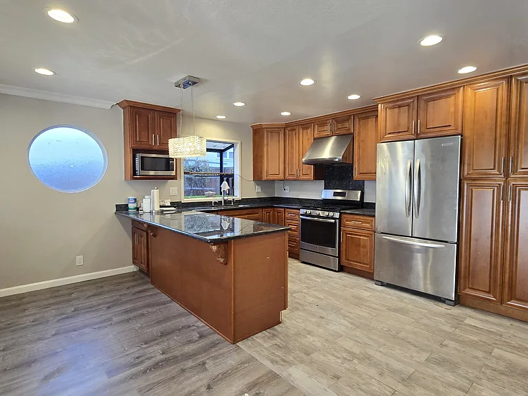 Potomac River Pl — Photo 10