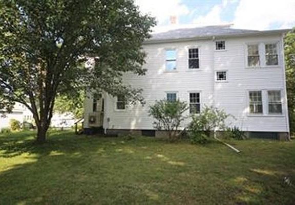3rd image of 40 Saint James Ave #2