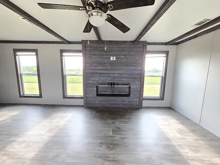 211 FM 2547 — Photo 5