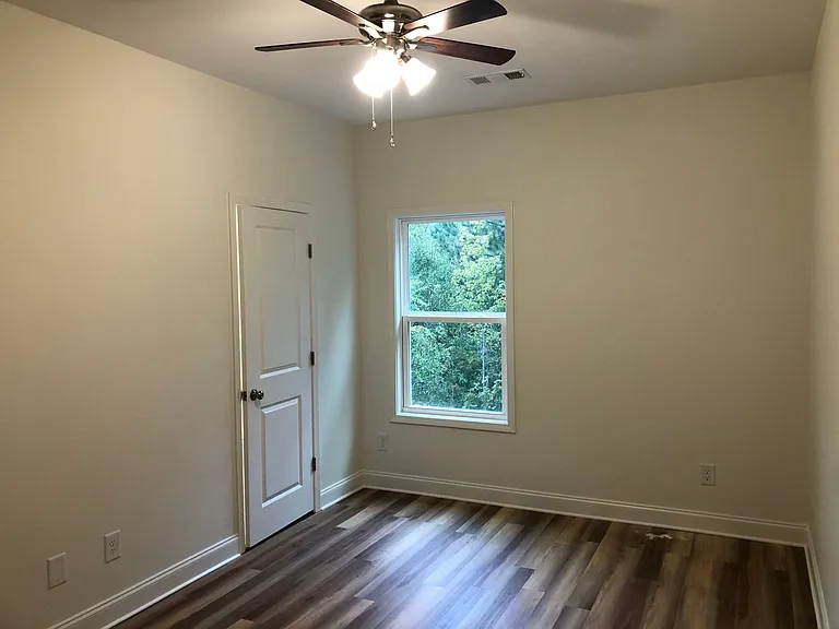 38 & 40 Kaitlyn Ct — Photo 6