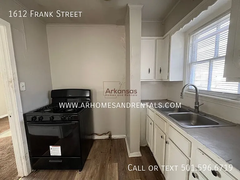 1612 Frank St — Photo 4