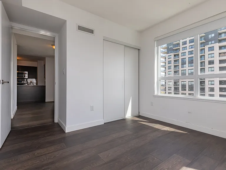 1420 Dupont St — Photo 10