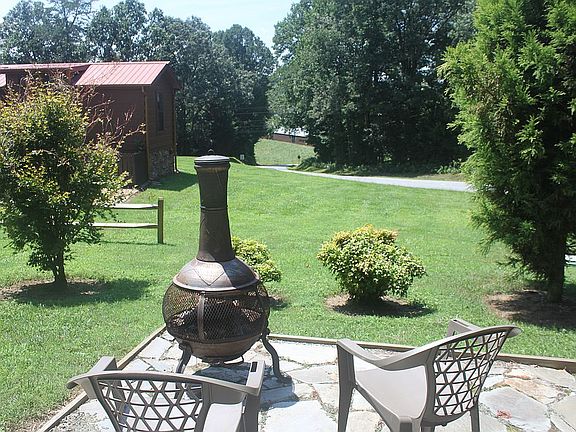 Flagstone patio with firepit