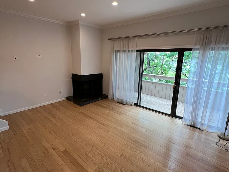 100 Hope St #5 — Photo 25