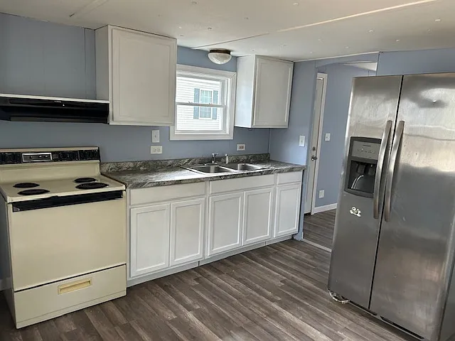 16 Austin Dr — Photo 2