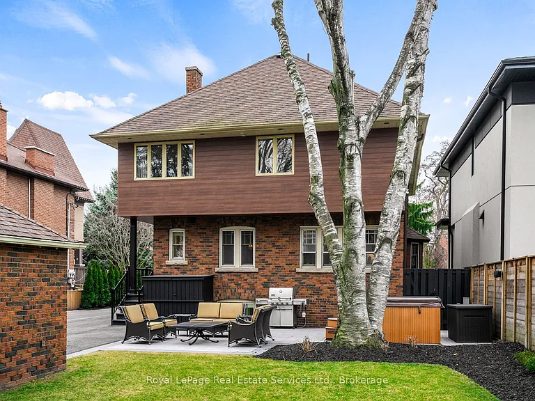 28 Thompson Ave — Photo 38