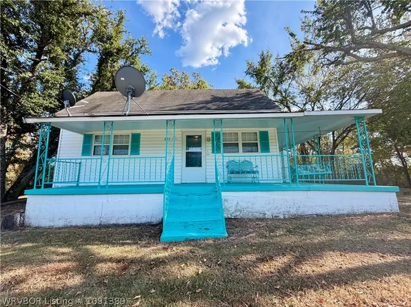609 E 2nd St, Hartford, AR 72938