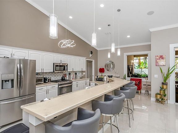 3rd image of 21812 CARSON DRIVE