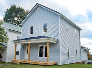 416 Broadway St, Irvine, KY 40336