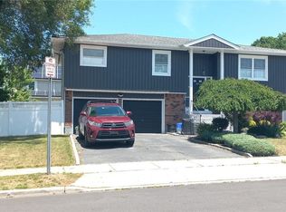 1675 Henry Rd, Merrick, NY 11566