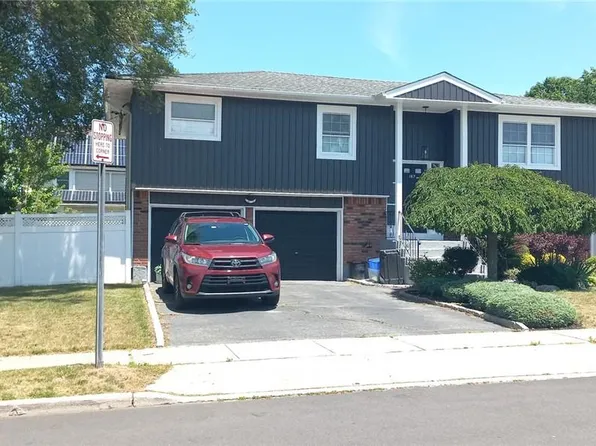 1675 Henry Road, Merrick, NY 11566