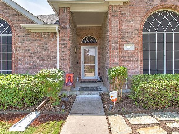 5th image of 1002 Manchester Dr
