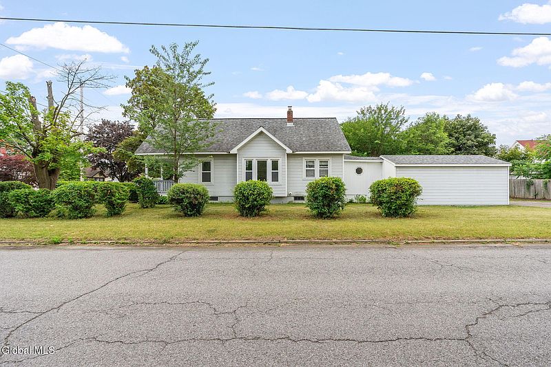 5th image of 2703 Augustine Avenue