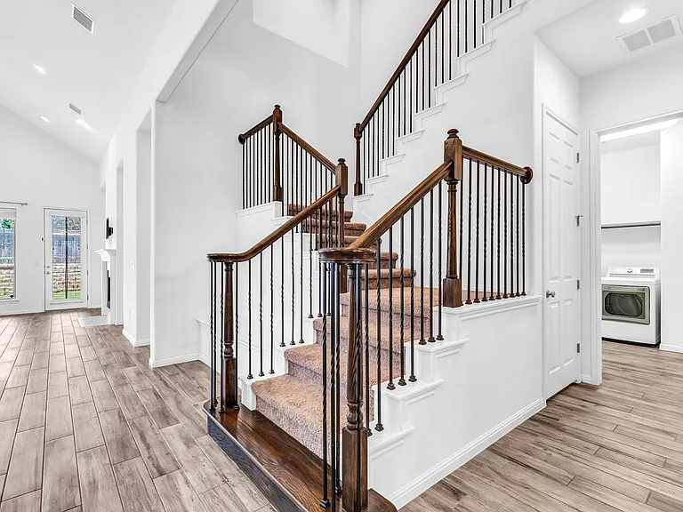 2907 Zelma Dr — Photo 26