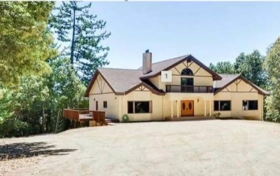 515 Sunlit Ln