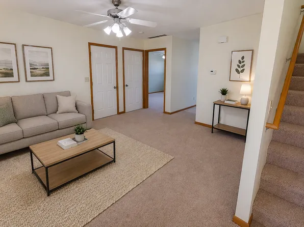 2307 Vineyard Cir, Manhattan, KS 66502