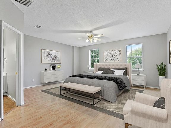 3rd image of 1916 Chandler Ln