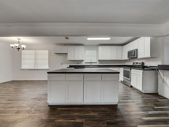 5th image of 4000 Linkmeadow Dr