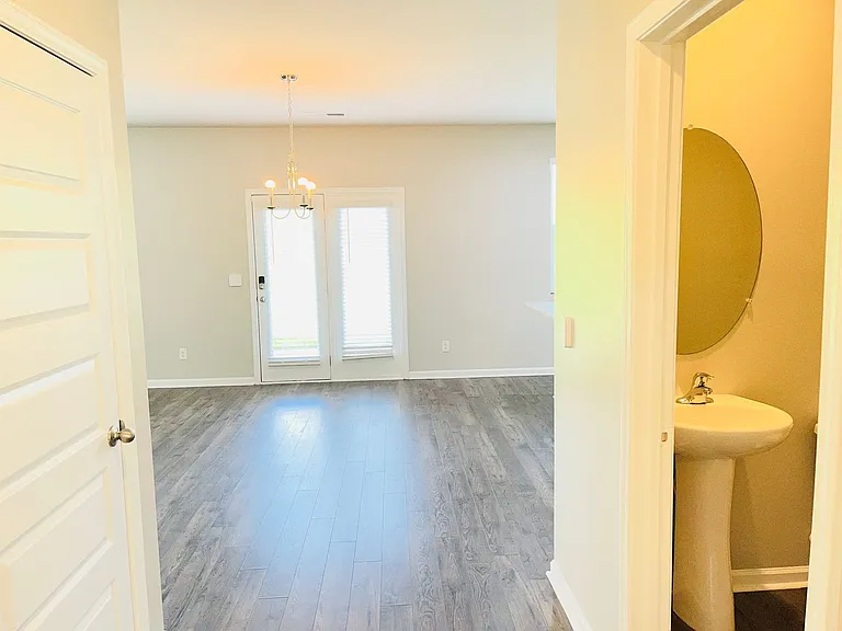 19 White Spruce Way — Photo 8