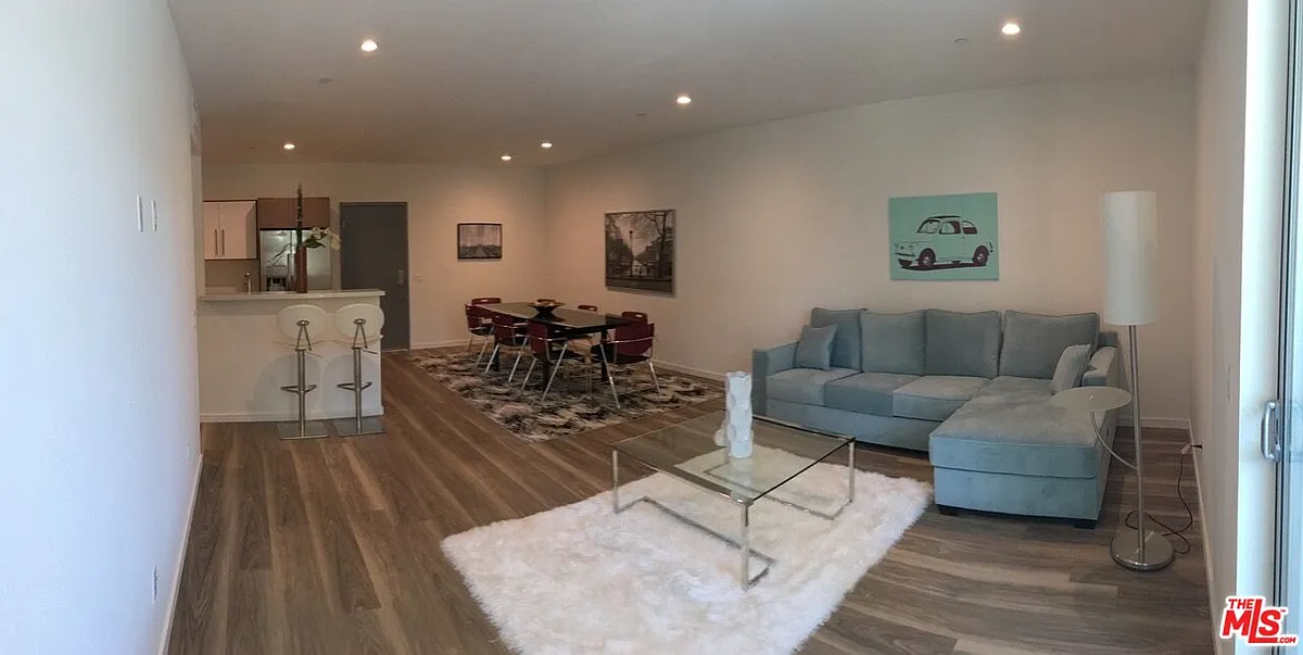 Building Photo - 4600 Coldwater Canyon Ave #305