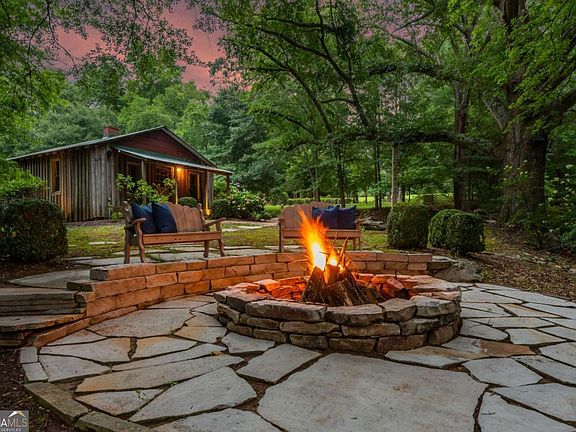 3rd image of 565 Owens Gin Rd NE