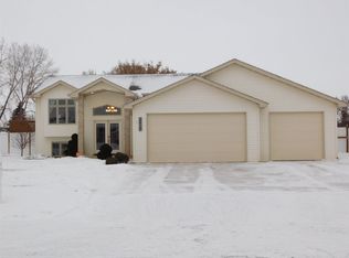 2420 4th Ave SW, Minot, ND 58701