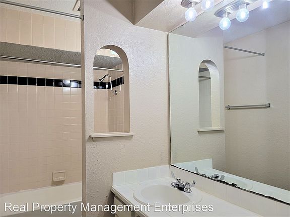 2nd image of 3041 N Rockwell Ave APT 133