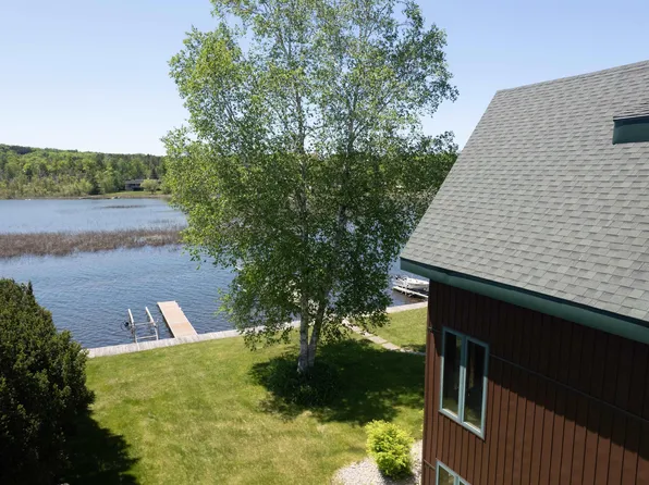 345 N Twin Pines Dr, Lake Leelanau MI