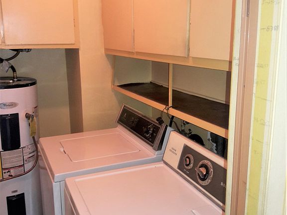 Laundry with storage