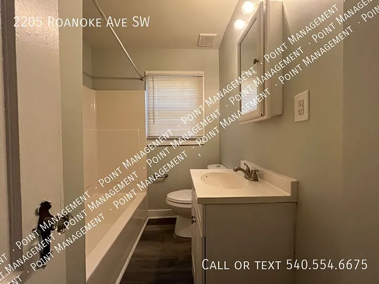 2205 Roanoke Ave SW — Photo 9