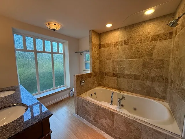 primary bathroom with jetted tub