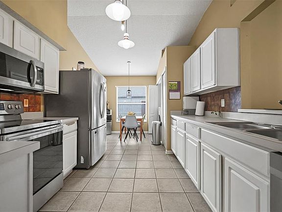 4th image of 2101 SHELBOURNE COURT