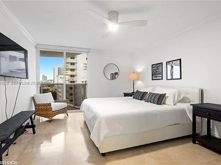 2401 Collins Ave #909 — Photo 6