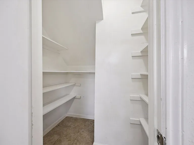 6645 Wanda Ln — Photo 33