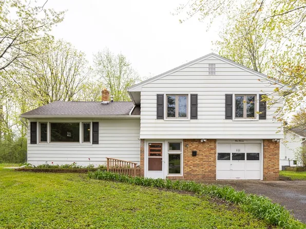 111 Brooklea Dr, Rochester, NY 14624