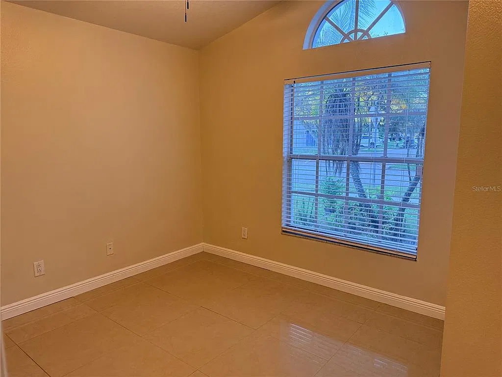 4 bed, 2.0 bath, 1796 sqft, $2,200 — Photo 3