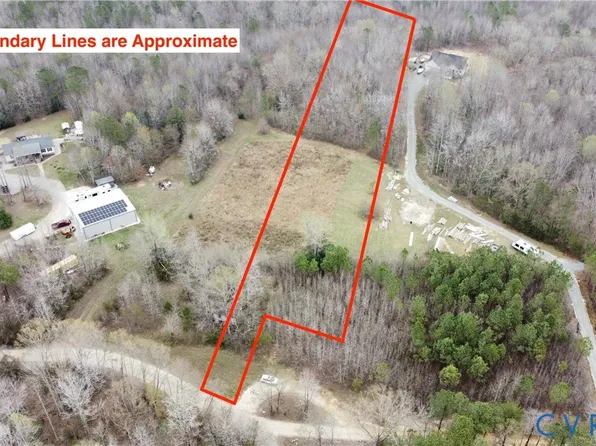 2 Clarke Rd, New Kent, VA 23124