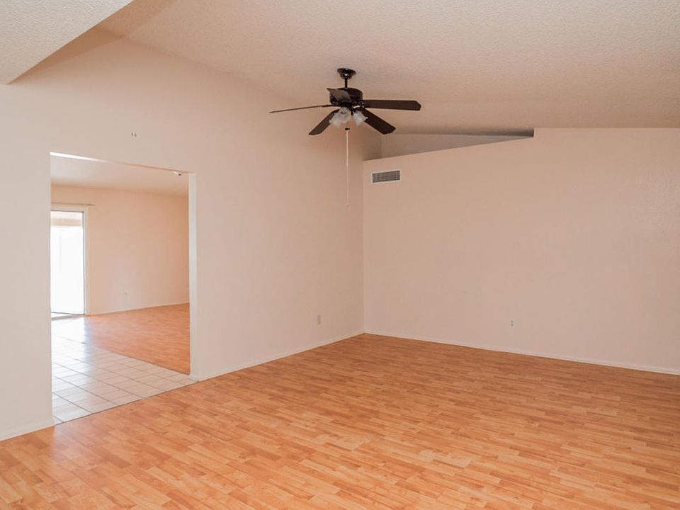 1st image of 10918 W Glenrosa Ave