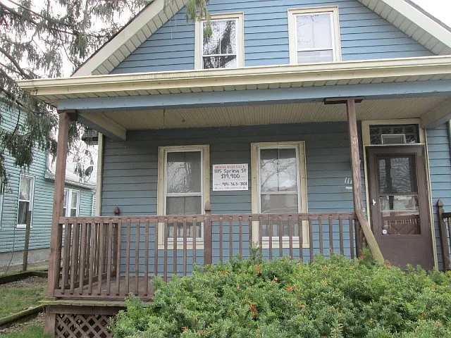 1115 Spring St photo 1