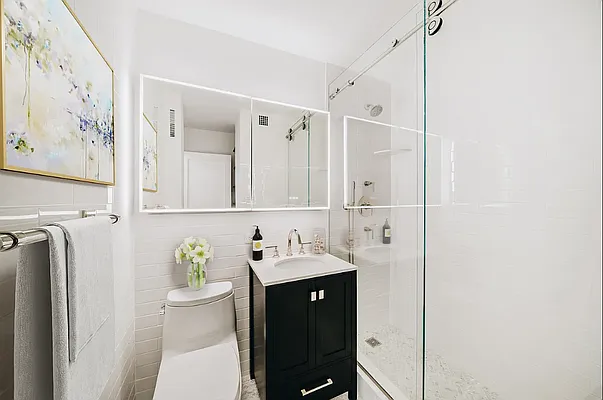 Rented by Vector New York, LLC | media 17