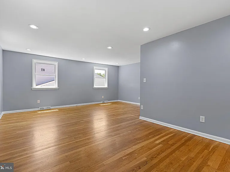 24 Fremont Rd — Photo 10