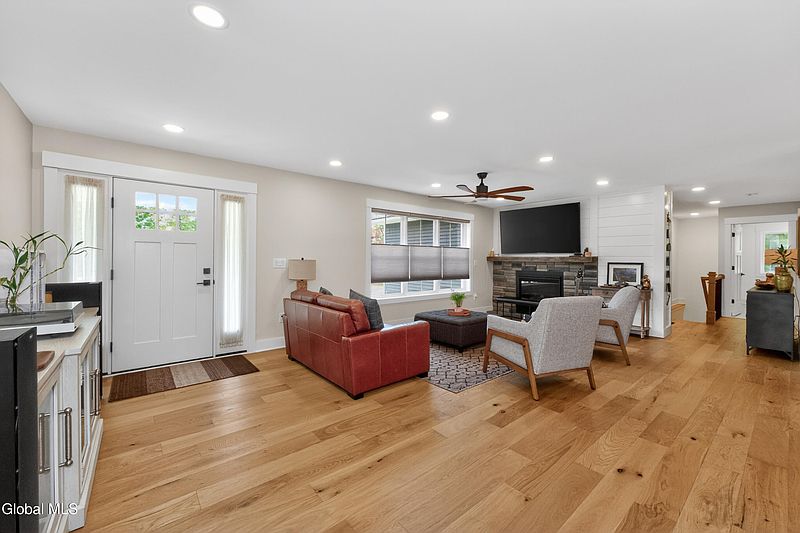 4th image of 70 Smith Road