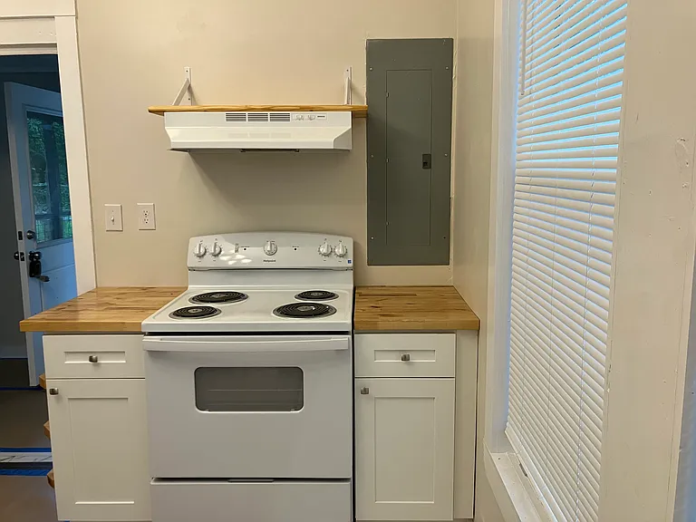 9 Cunningham Ave — Photo 4